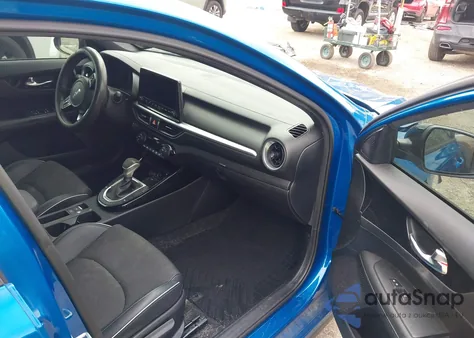 2022 Kia Forte Gt-Line из США, поврежденный, VIN 3KPF54AD2NE422063